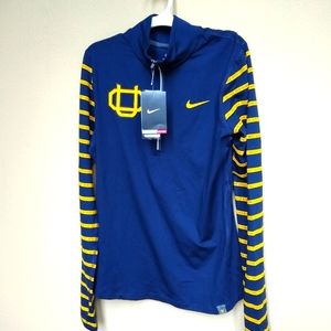 University of Oregon Ducks quarter zip shirt